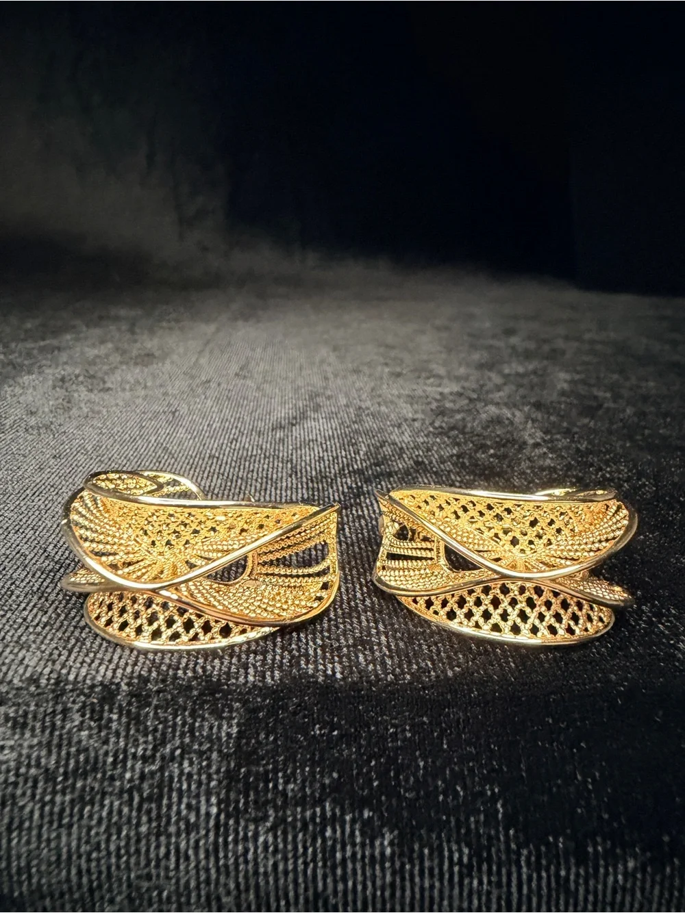 Textured Filigree Ribbon Inspired Swirl Hoop Earrings Elegant Curves Gold Finish